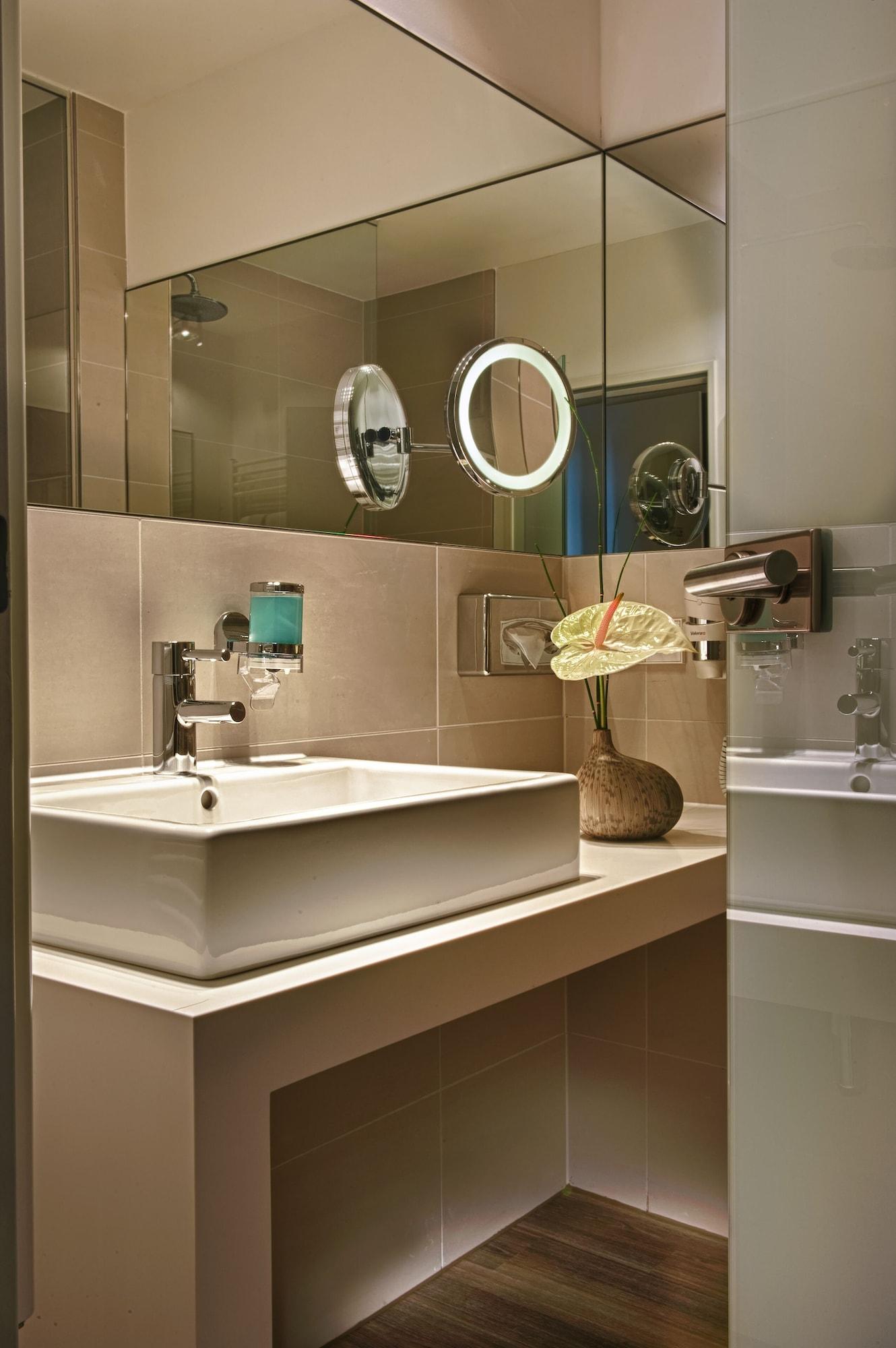 Hotel Conti Duisburg - Partner Of Sorat Hotels Экстерьер фото
